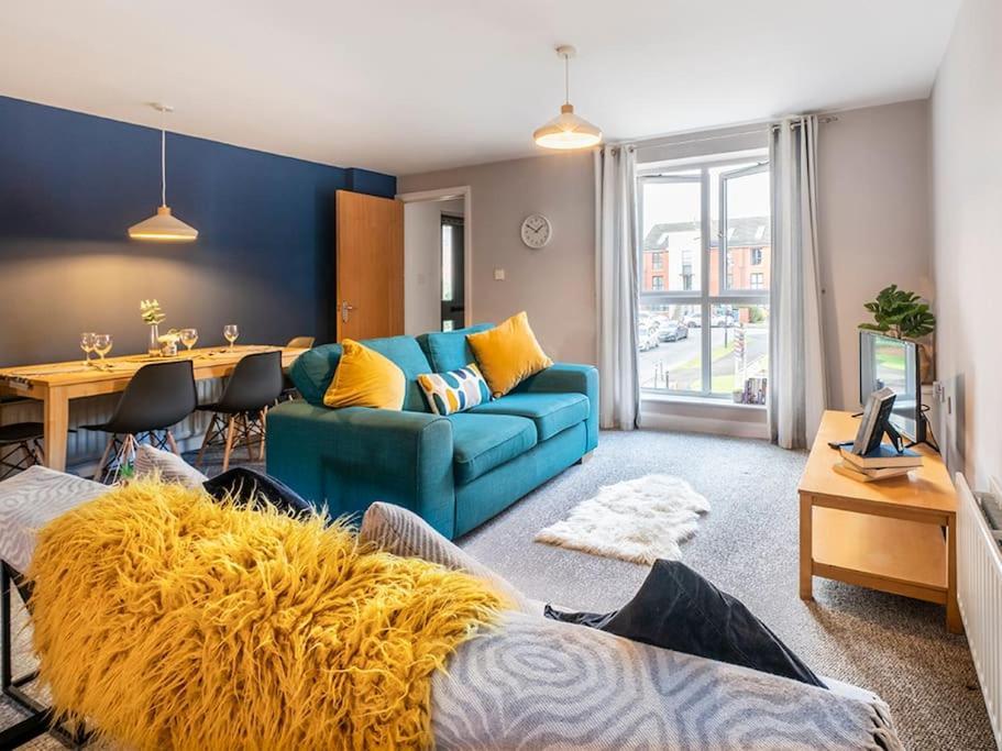 Lovely 2 Bedroom Apt At Ormeau Park W/ Free Parking Belfast Kültér fotó