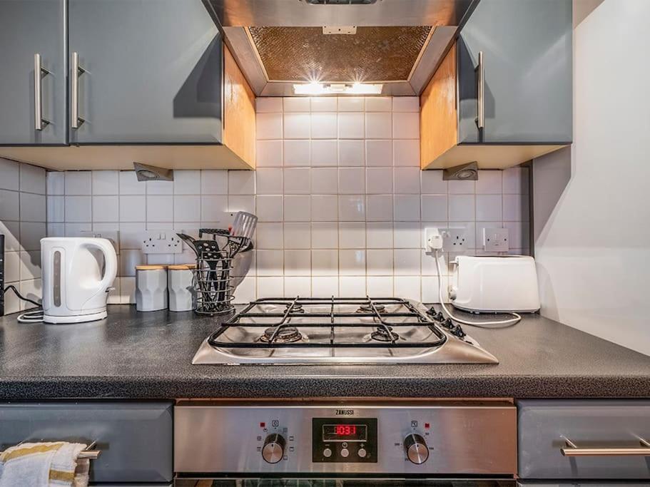 Lovely 2 Bedroom Apt At Ormeau Park W/ Free Parking Belfast Kültér fotó